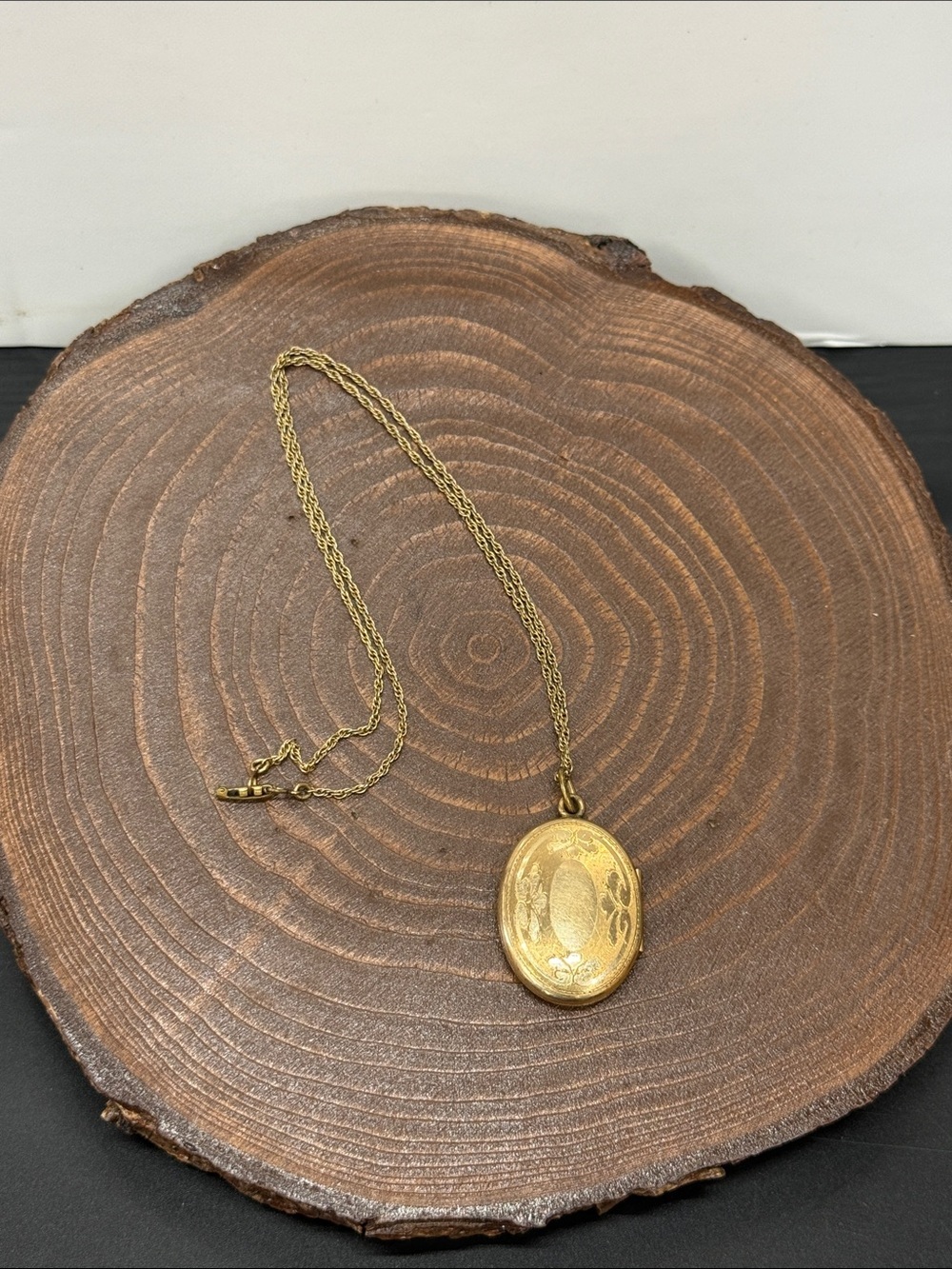 Antique Gold Filled Oval Locket Necklace - Elegant Women’s Jewelry